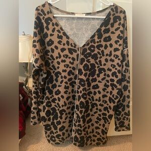 Viamor Leopard Print Black and Tan Small Like New